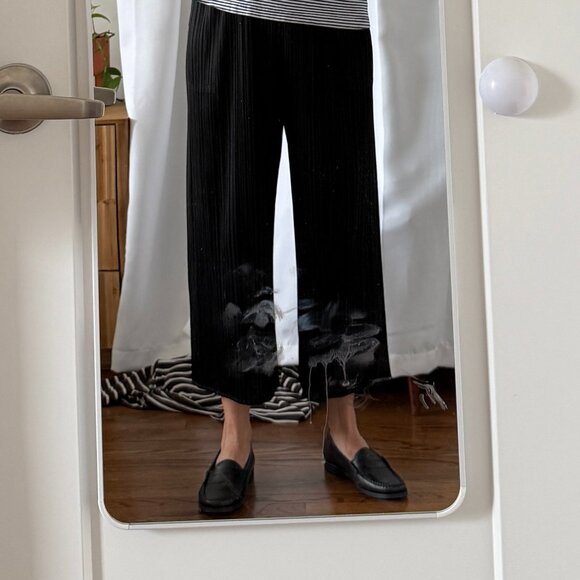 PLEATS PLEASE - ISSEY MIYAKE - Black - Pleated Straight Leg Cropped Pants - Picture 3 of 7